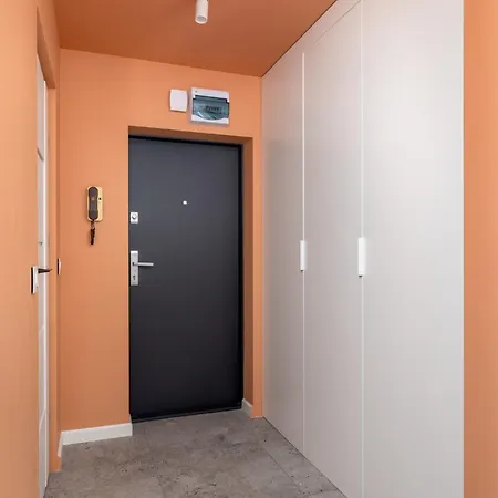 Muranow Modern With Balcony Ecru Wwa70 דירה ורשה